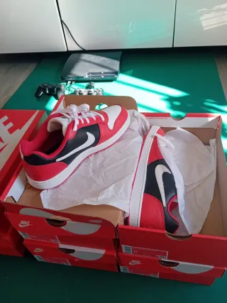 Zapatillas Nike Talla 41 Rojas y Blancas