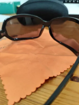 Occhiali da sole vintage Extè a mascherina neri.