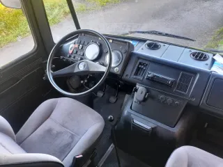 Mercedes-Benz 407D 1982