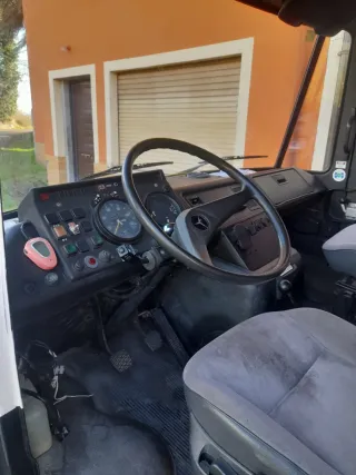 Mercedes-Benz 407D 1982