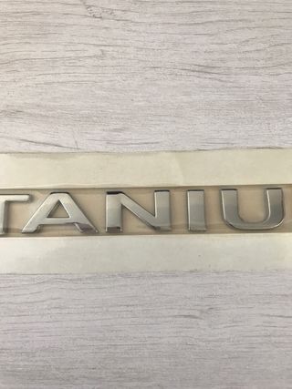 Emblema Titanium Ford Anagrama