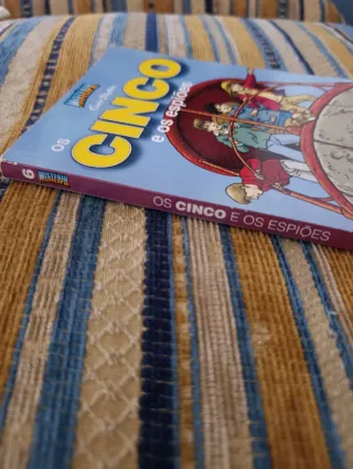 Os cinco e os espiões