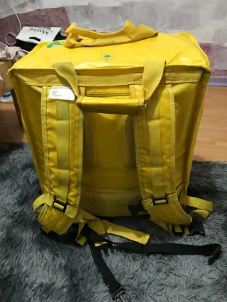 Mochila Glovo,Casco y Poncho Impermeable y guantes