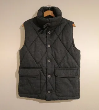 Chaleco acolchado gris oscuro