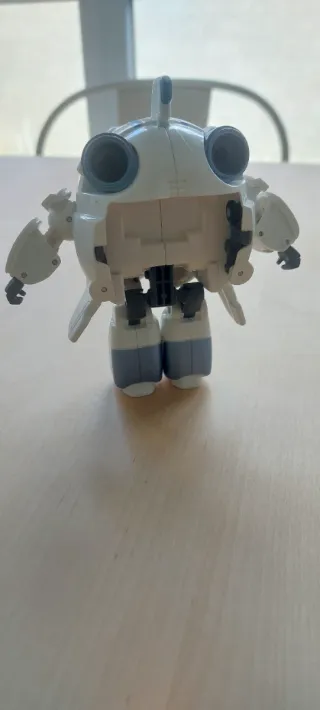 Muñeco Astra Super Wings Transformable