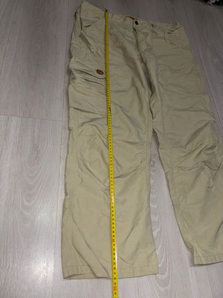 Pantalones Fjallraven trekking senderismo beige