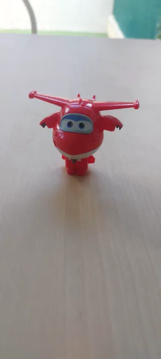 Jett Super Wings Transformable Rojo