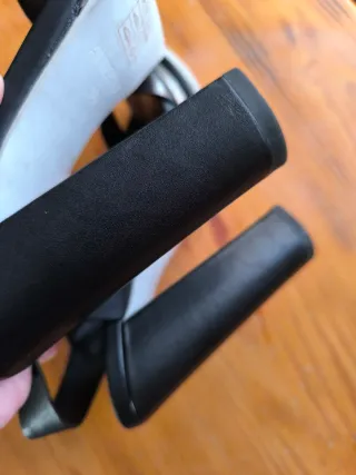 Sandalias de cuero tacón alto negras y plateadas