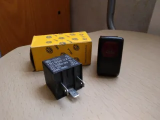 Botón warning y relé VW Golf MK2