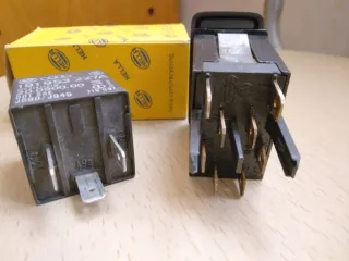 Botón warning y relé VW Golf MK2