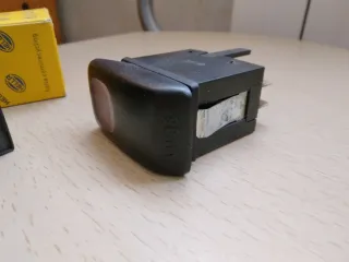 Botón warning y relé VW Golf MK2