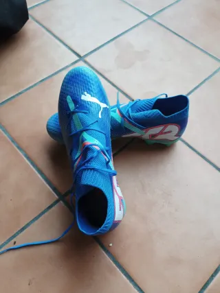 Botas de fútbol Puma azules