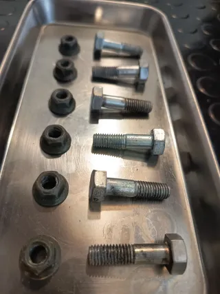 Yamaha DT125R - Parafusos e Porcas Coroa