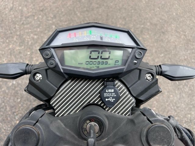 Naked E-BROH GLE 2022 eléctrica Carnet de coche B