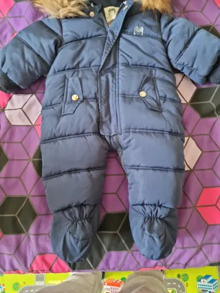 Buzo bebé azul con capucha forrada