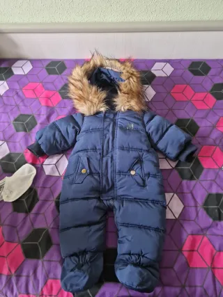 Buzo bebé azul con capucha forrada