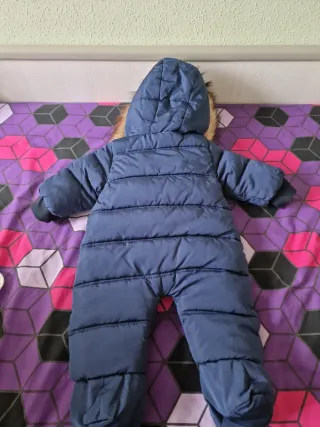 Buzo bebé azul con capucha forrada