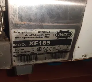 Horno Industrial profesinal UNOX XF185 +2 bandejas