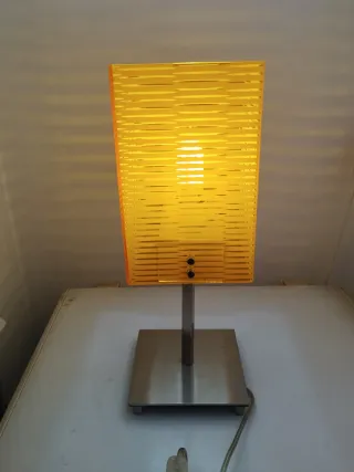 Lámpara de sobremesa  naranja y plateada