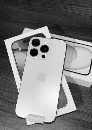 iPhone 15 Pro Plata Nuevo