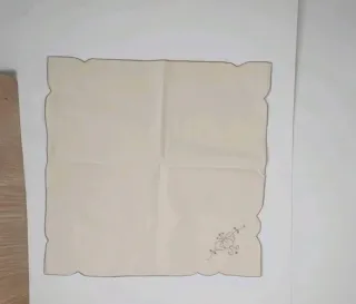 Tovagliette lino ricamate a mano