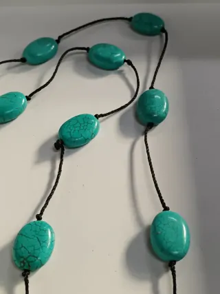 Collana con pietre turchesi