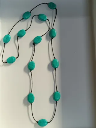 Collana con pietre turchesi