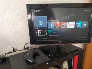 Xbox One 1TB con caja y accesorios