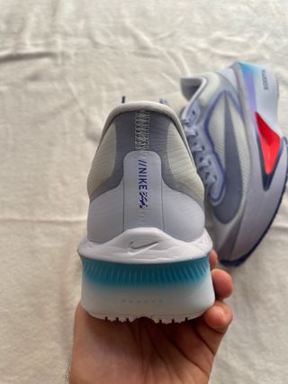 Zapatillas Nike ZoomX Grises y Moradas