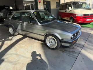 BMW 318i coupe E30