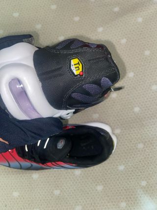 Nike TN Air Max Gris y Rojo