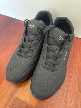 Skechers Negras Talla 41
