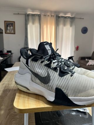 CHOLLO!! 2 Pares Nike 44.5