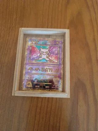 Carta Pokémon Mew.