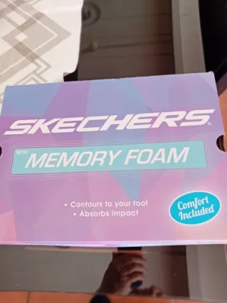 Zapatillas Skechers Memory Foam Blancas