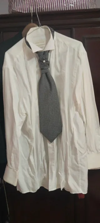 Traje de novio o comunión negro