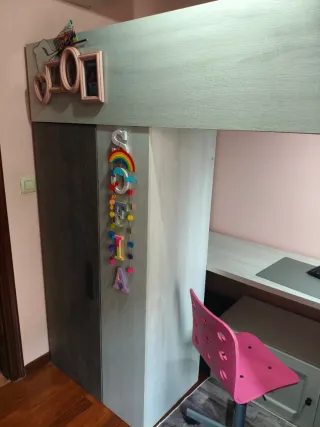 Cama nido juvenil con armario y escritorio