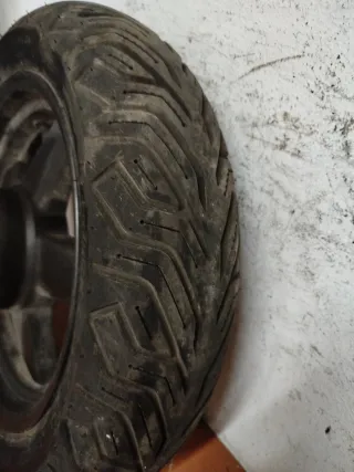 Llanta Yamaha Xmax 125 (2012)