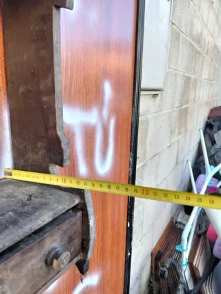 Estante vintage de madera con cajón