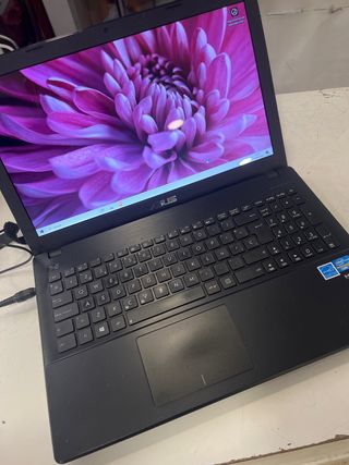 Portátil Asus X551C Intel i3 4GB RAM 500GB HDD