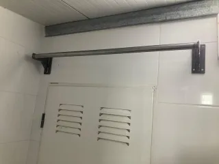 Barra de Dominadas para poner encima de la Puerta