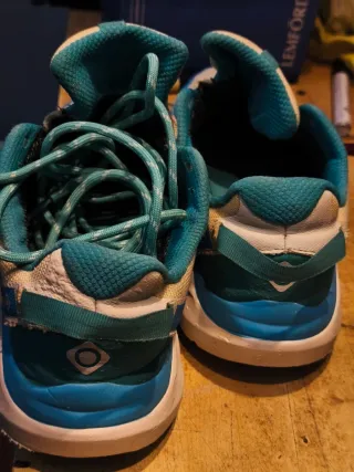 Zapatillas trekking trail senderismo running izas