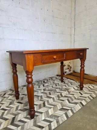 Escritorio torneado pino macizo diseño montaña