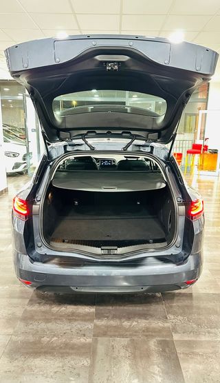 Renault Megane E-Tech renault