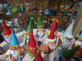 Lote 25 figuras goma pvc años 80 David El Gnomo