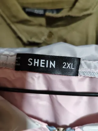 Chaqueta SHEIN rosa y gris con capucha