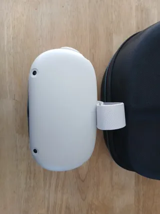 Oculus Quest 2 con estuche