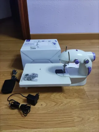 Mini Máquina de Coser Eléctrica