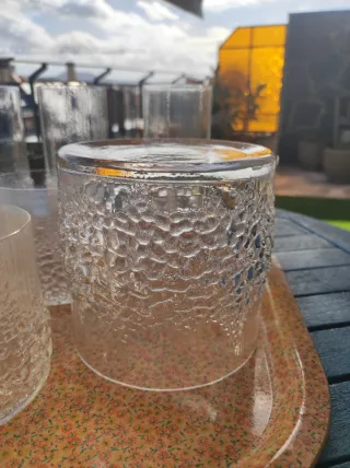 Cubitera y vasos de cristal texturizado
