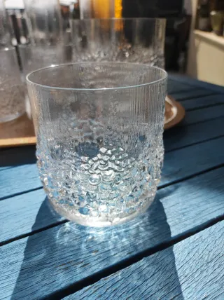 Cubitera y vasos de cristal texturizado